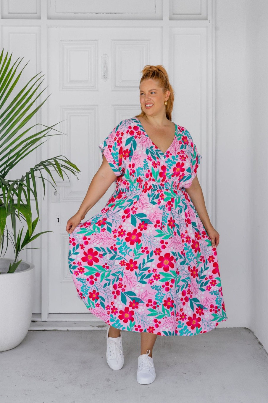 Dresses Proud Poppy Clothing | Millie Dress In Festive Floral By Kasey Rainbow